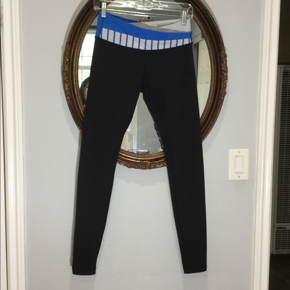 LULULEMON good condition leggings size 6
